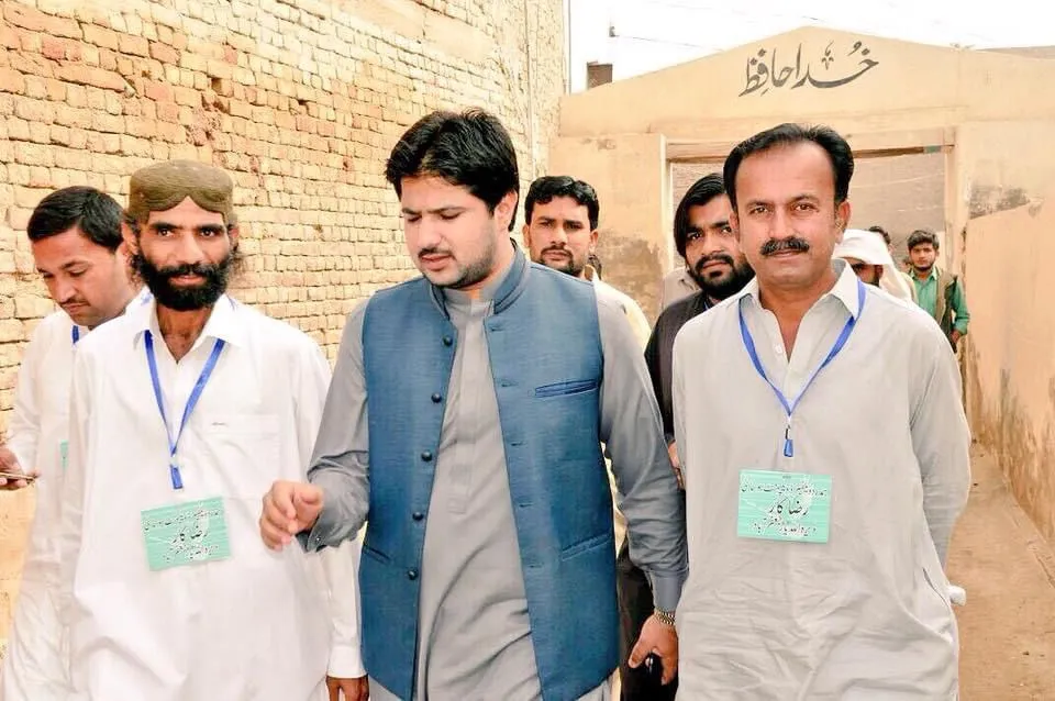 Crisis Management — photograph 8 of 9